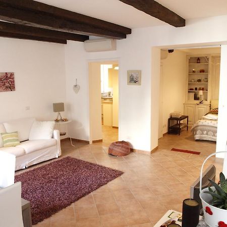 Appartement Il Salotto Di Via Giulia à Rome Chambre photo